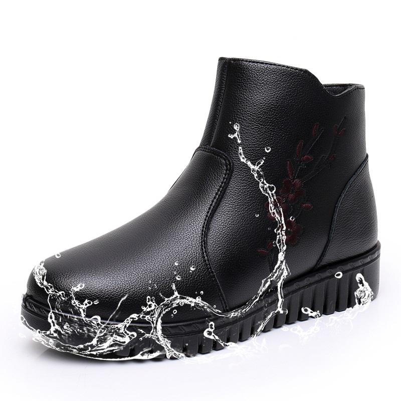2024 New Boots Women Genuine Leather Keep Warm Shoes Women Plus Size Ankle Boots Flat Casual Mother Waterproof Non-slip Booties