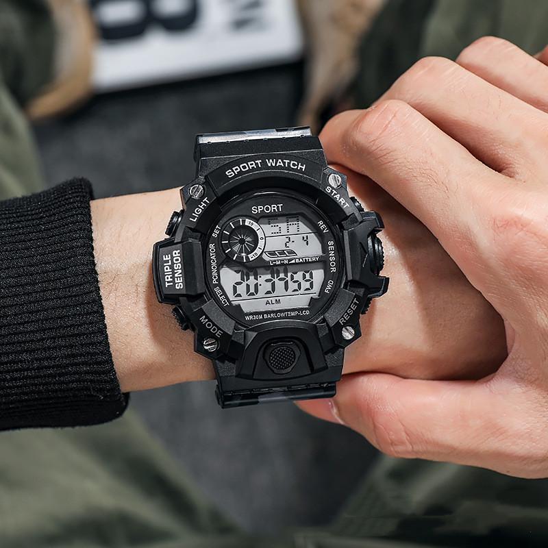 

Camouflage Multifunctional Sports Alarm Watch - Waterproof, Shockproof, Luminous for Outdoor Use камуфляжний/чорний