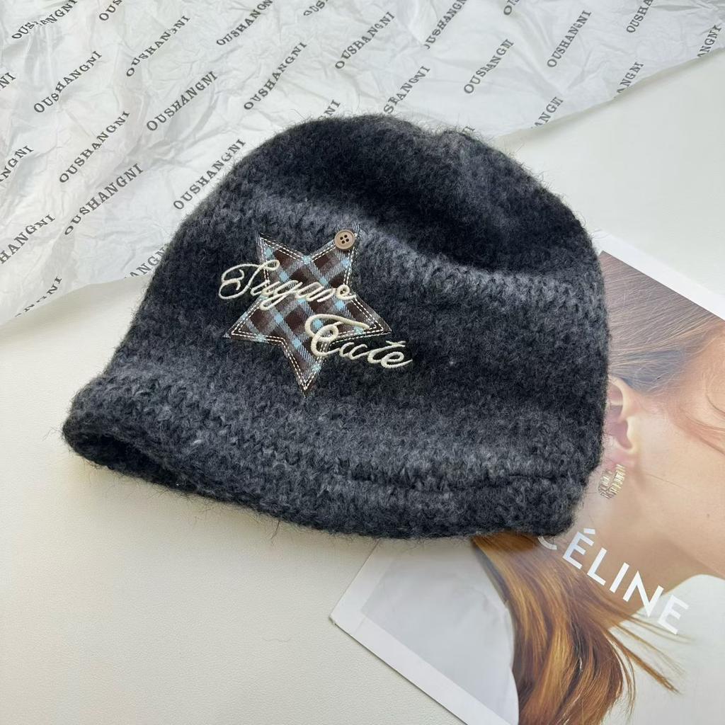 New Classic Embroidered Five-pointed Star Knitted Hat Thickened Thermal Pullover Hat Autumn and Winter Cold Hat Street Trend