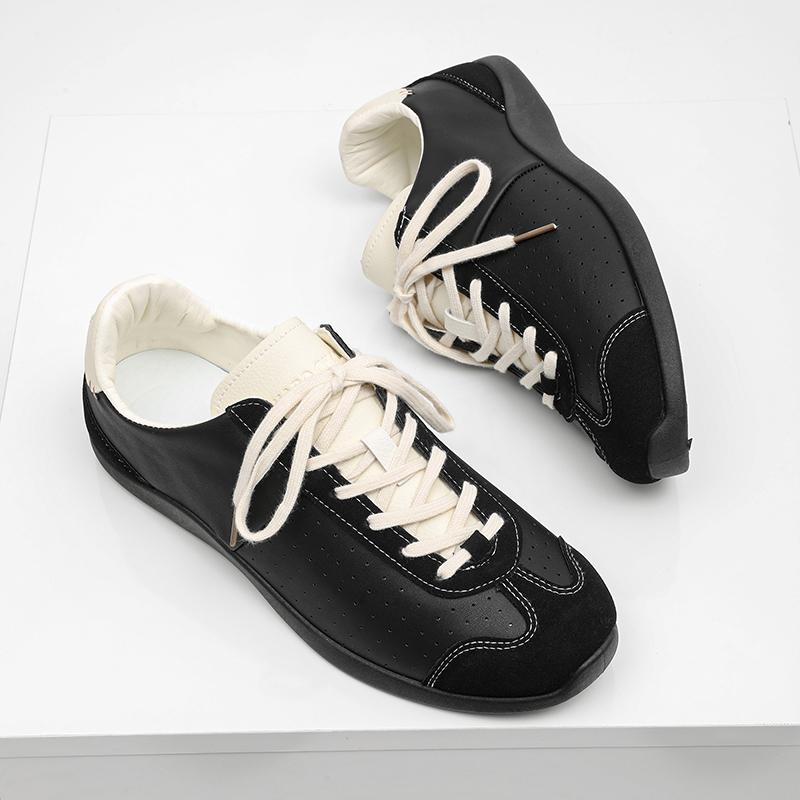 New Fashion Designer Women's Flat Shoes Lightweight Breathable Non Slip Same gender design Casual Soft Leather Women Sneakers