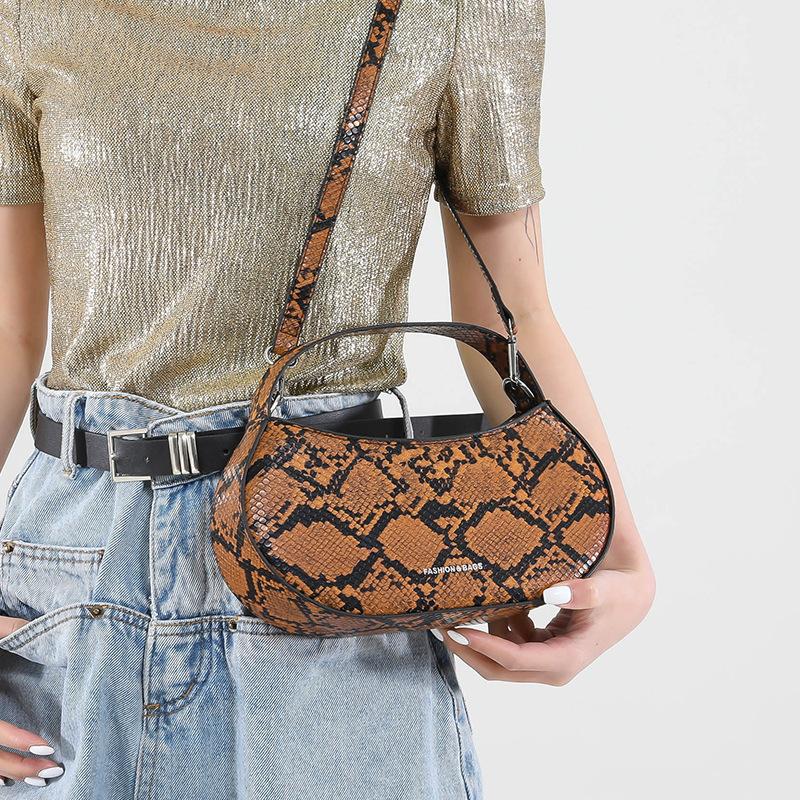 Trend Wholesale Personalized Python Pattern Handbag Spice Girl Style Niche Design Temperament Versatile High Quality Messenger Bag