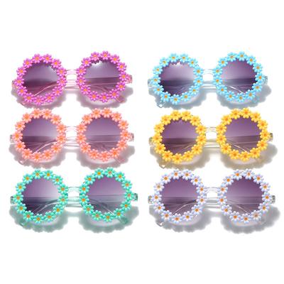 Moda Daisy okulary przeciwsłoneczne dla dzieci chłopcy dziewczęta Cartoon uroczy kwiat okrągła ramka okulary przeciwsłoneczne dla dzieci kwiatowe okulary z odcieniami Uv400