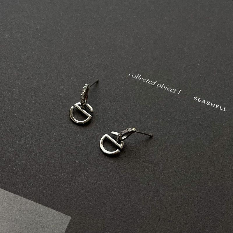Korean Style Simple One-letter Letters E Diamond-inlaid Niche High-end Sense Temperament Stud Earrings for Women