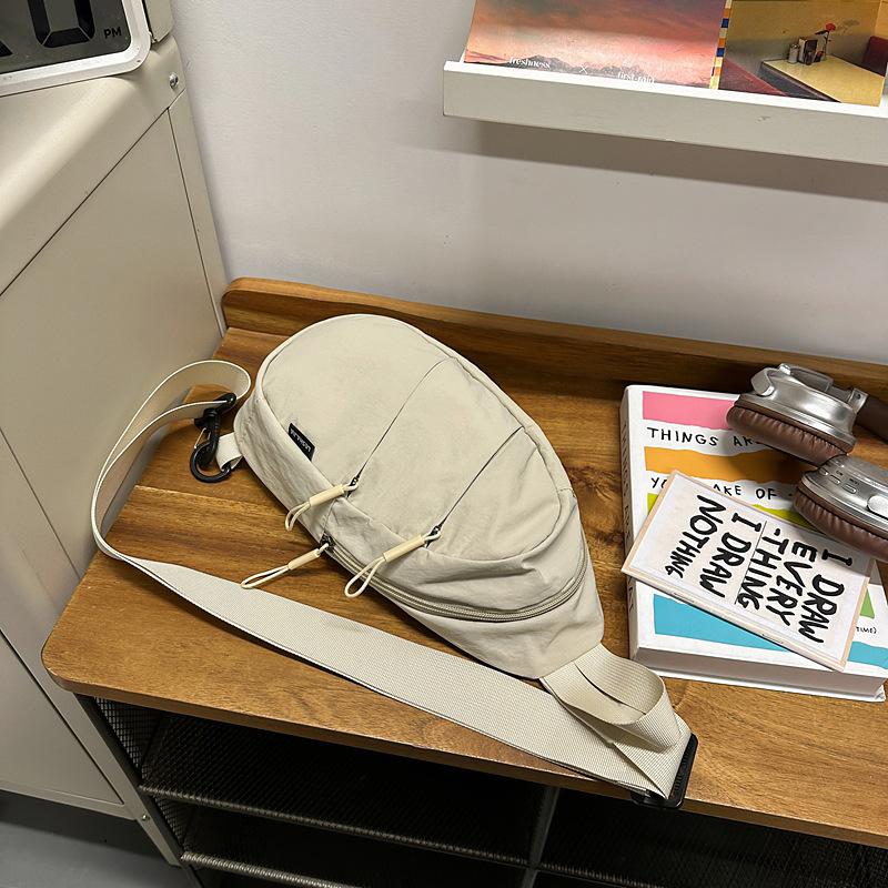 Breast bag Men's ISN trendy brand solid color messenger bag Casual versatile high-end shoulder bag Multifunctional commuter mobile phone bag