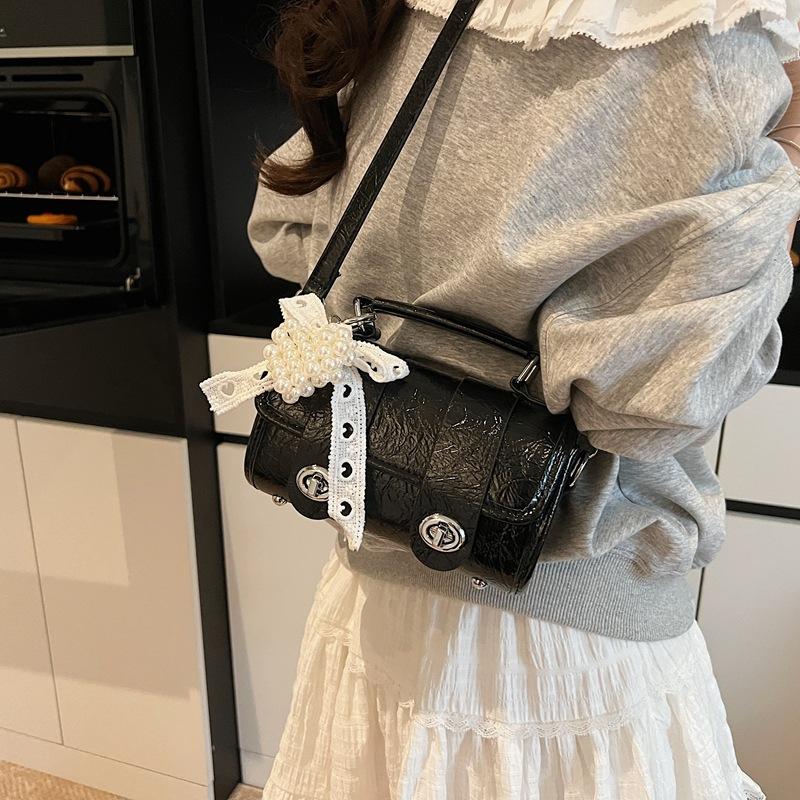 Super Fire Messenger Bag Women's Bag 2025 New Fashion Summer Versatile Shoulder Handbag Premium Foreign Style Small Square Bag