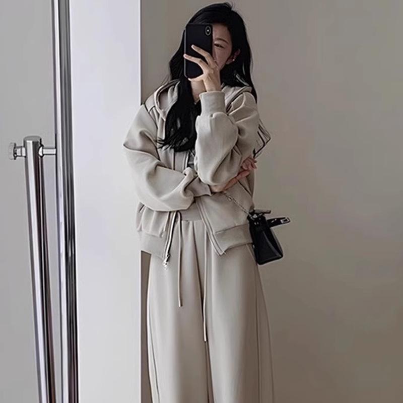 

2024 Ранняя осень: свитер в стиле «соль» и комплект из двух предметов в чайном стиле для женщин больших размеров M