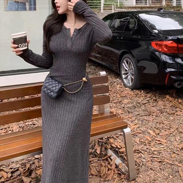 Hepburn Style Slim Fit Over-The-Knee Knitted Dress with Coat for Women – Autumn/Winter Collection