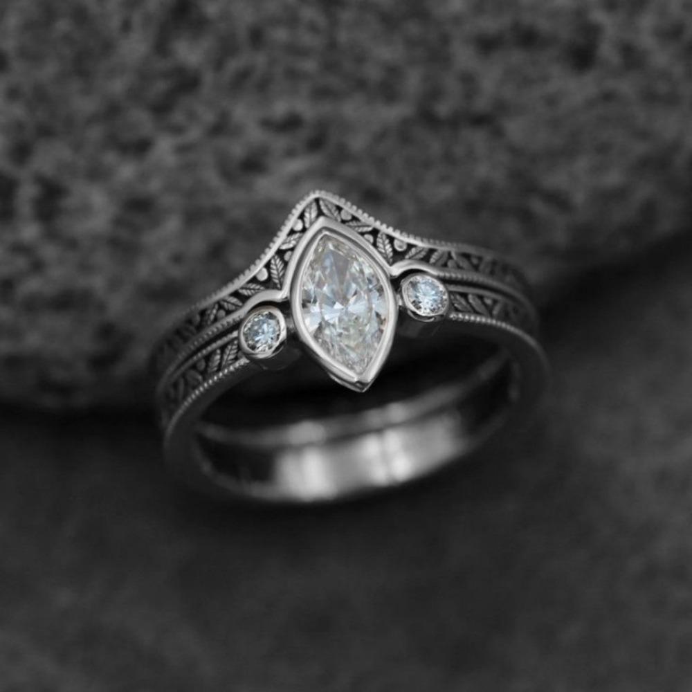 

Retro Luxury Court Style Ancient Silver Crown Horse Eye Shape Zircon Rings for Women Exaggerated Personality Finger Jewelry Gift 10
