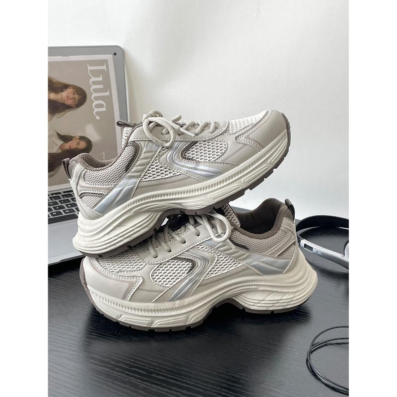 Neue Produkte sind im Frühling im Angebot, neue vielseitige lässige Sportschuhe mit dicker und dünner Sohle 3398