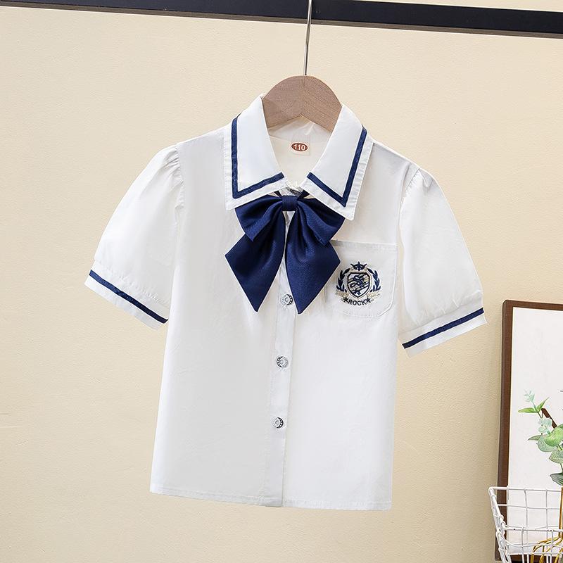 

Літня дівчина з короткими рукавами, тонка шкільна форма, студентка, біла сорочка, верхня сорочка 160