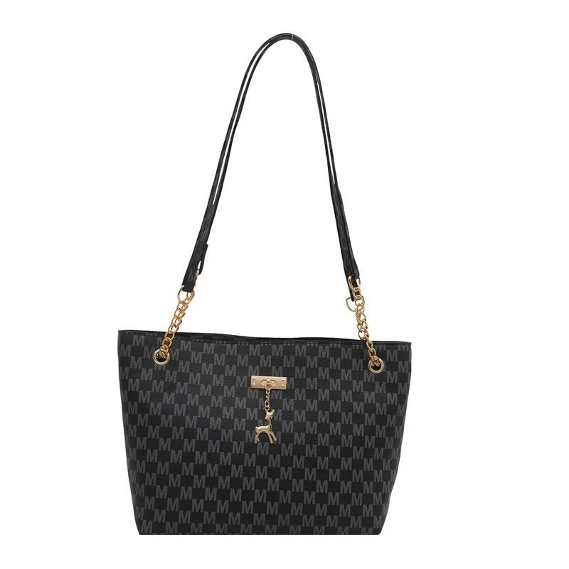 

Large capacity bag 2025 new women s bag fashion commuter retro versatile shoulder bag college student class tote bag чёрный