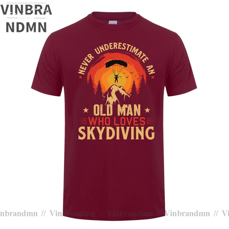 Vintage Retro Never Underestimate An Old Unisex Who Loves Skydiving T Shirt Unisex Unisex For Dad Birthday Gift Sky Diver Skydive Tshirt