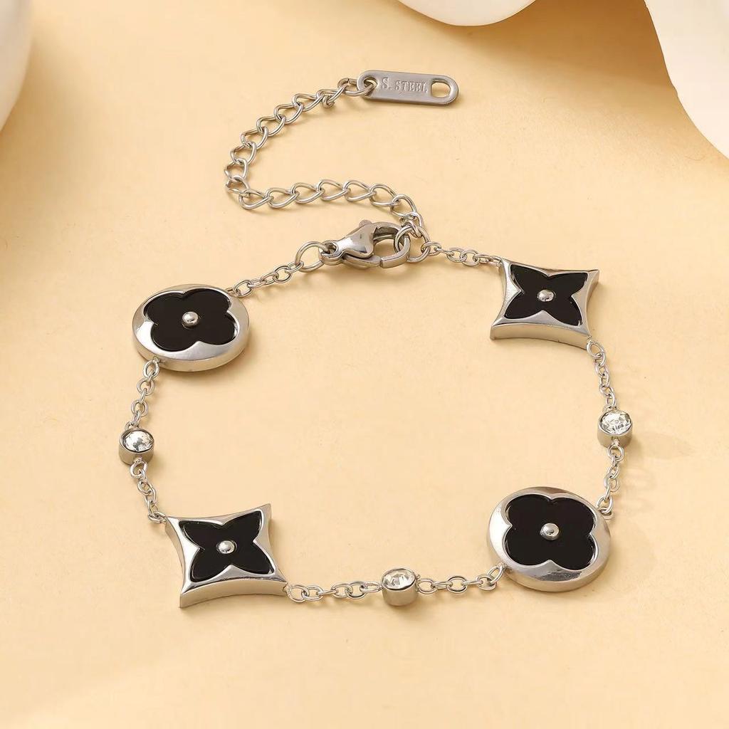 Titanium steel non fading clover bracelet, shell five flower 18K bracelet