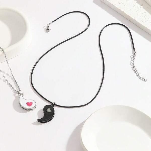Glowing Heart Pendant Couple Necklace Set Valentine's Day Gift with Tai Chi Design for Friends