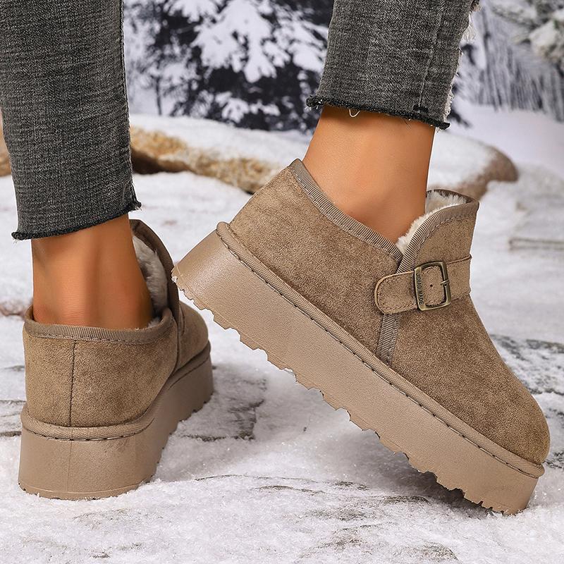 Модні зимові черевики до щиколотки на товстій підошві з прикрасою у вигляді пряжки для жінок 2025, снігові черевики на платформі зі штучної замші, жіночі бавовняні черевики на короткому плюші, що надягаються