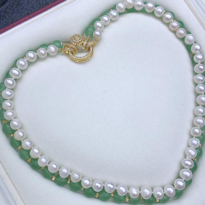 Versatile French Retro Freshwater Pearl Necklace for Women