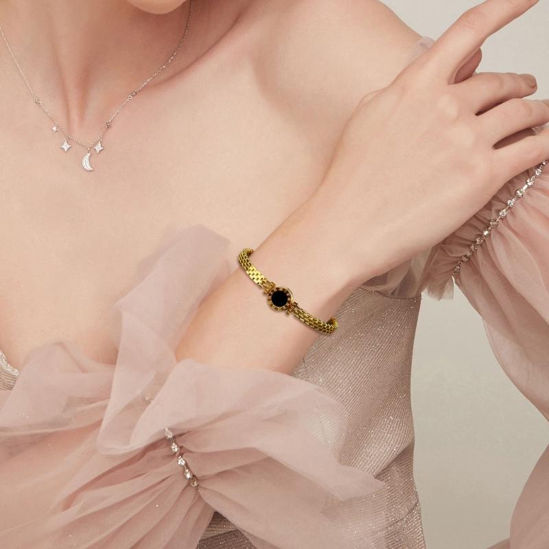 Unique Roman Letter Bangle Fashionable Engraved Love Wristband Handmade Gift for Her Trendy Women Wrist Accessories