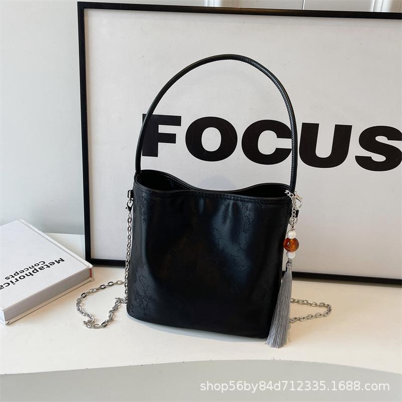 Premium sense Xiaoxiangfeng mini mobile phone bag 2025 spring new diamond chain messenger bag bucket bag