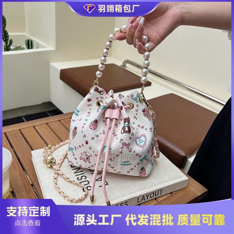 Niche Bag Women's New Trendy Fashion Versatile Shoulder Messenger Bag Cute Chain Bucket Bag