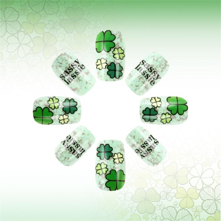 24Pcs Short Coffin Style False Nail With Patrick's Day Green Shamrock Design Artificial Nail For Fashionable Women