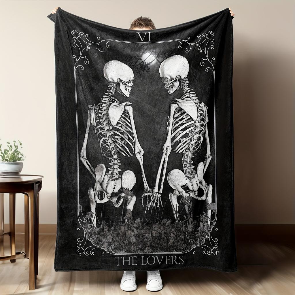 Cozy Skull Couple Flannel Throw Blanket - Soft, Warm & Allergy-Friendly for Couch, Bed, Office - Perfect for Halloween & Christmas Gifts