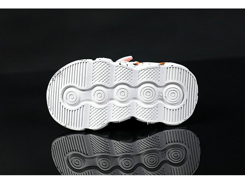 Glowing Light-Up Leather Children's Shoes for Spring & Autumn - Boys' Sports & Girls' Soft Sole Walking Shoes with Flashing Lights