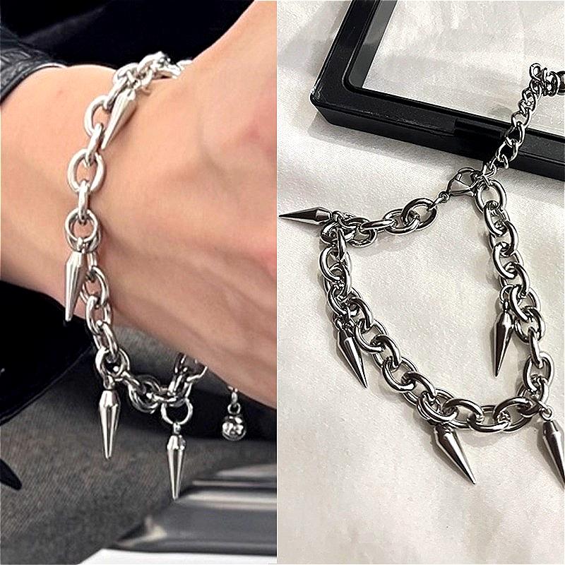 New Fashion Hip Hop Rivet Bracelet for Man Woman Titanium Steel Cone Pendant Bracelets Jewelry Punk Unisex Cool Accessories