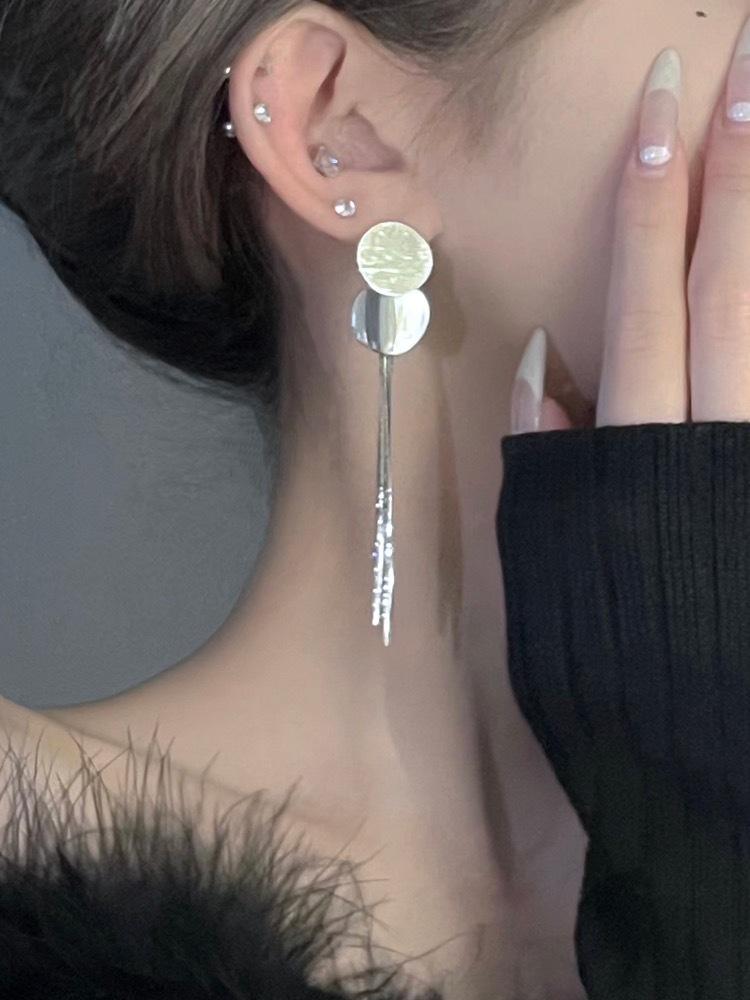 Silver Needle Diamond Fringed Metal Earrings European and American Fashion Long Earrings Light Luxury Personality Design Earrings Women