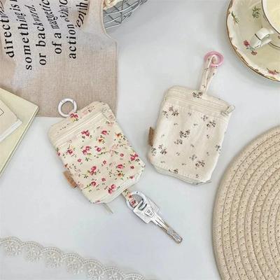 Ins Floral Kpop Fotokartenhalter mit Karabiner Floraler Aufdruck Kopfhörer Schlüsselhalter für Mädchen Kleine Organizer Tasche für den täglichen Gebrauch