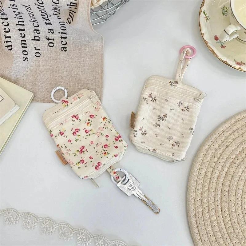 Ins Floral Kpop Photocard Holder with Carabiner Floral Print Earphone Key Holder for Girl Small Organizer Bag for Daily Travel