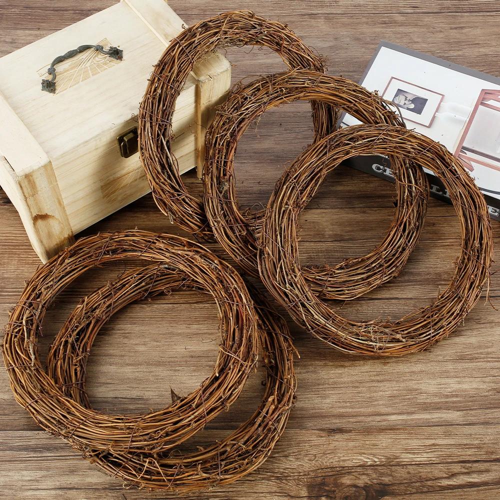 Natural Wreath 25/30cm Diameter Retro Christmas Rattan Wreath Rings Braided Wreath DIY Hand-Woven Grapevine Vines Wreaths Crafts