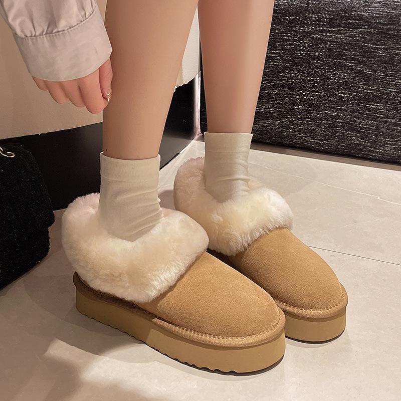 One-foot thick-soled snow boots for women's 2025 winter new piled and thickened fur integrated heightening Northeast cotton shoes