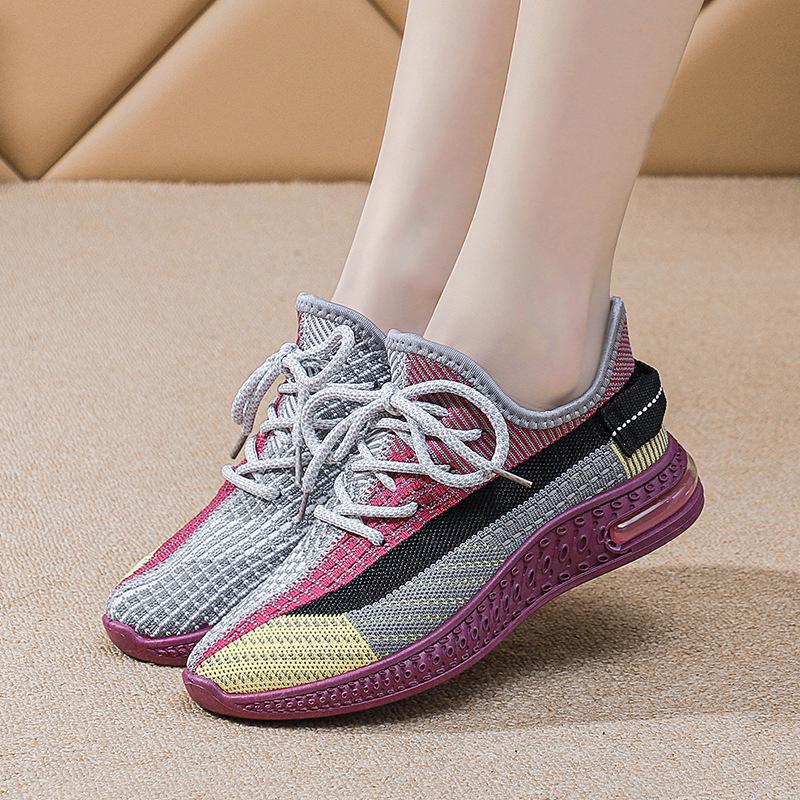 2025 Spring/Summer Women's Breathable Flyknit Mesh Running Shoes with Soft Sole