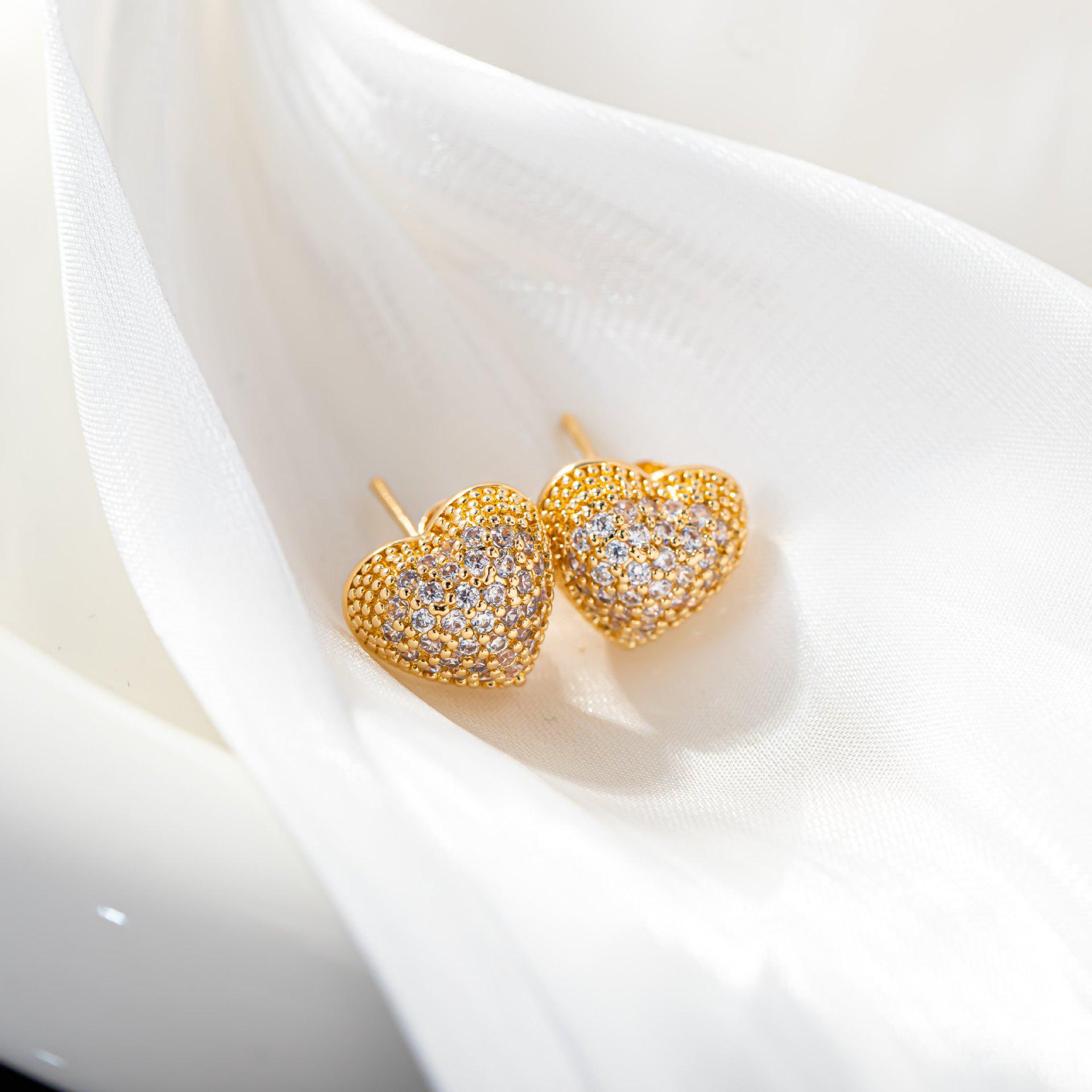 Gold-Plated Heart-Shaped Cubic Zirconia Earrings - Retro Chinese Style