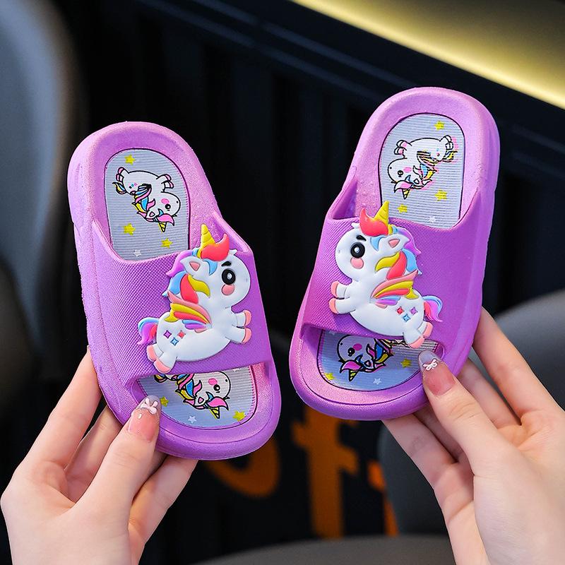 Dziecięce kapcie dinozaury - Antypoślizgowe, Miękka podeszwa do domu i łazienki, Letni styl kreskówkowy dla chłopców i dziewczynek