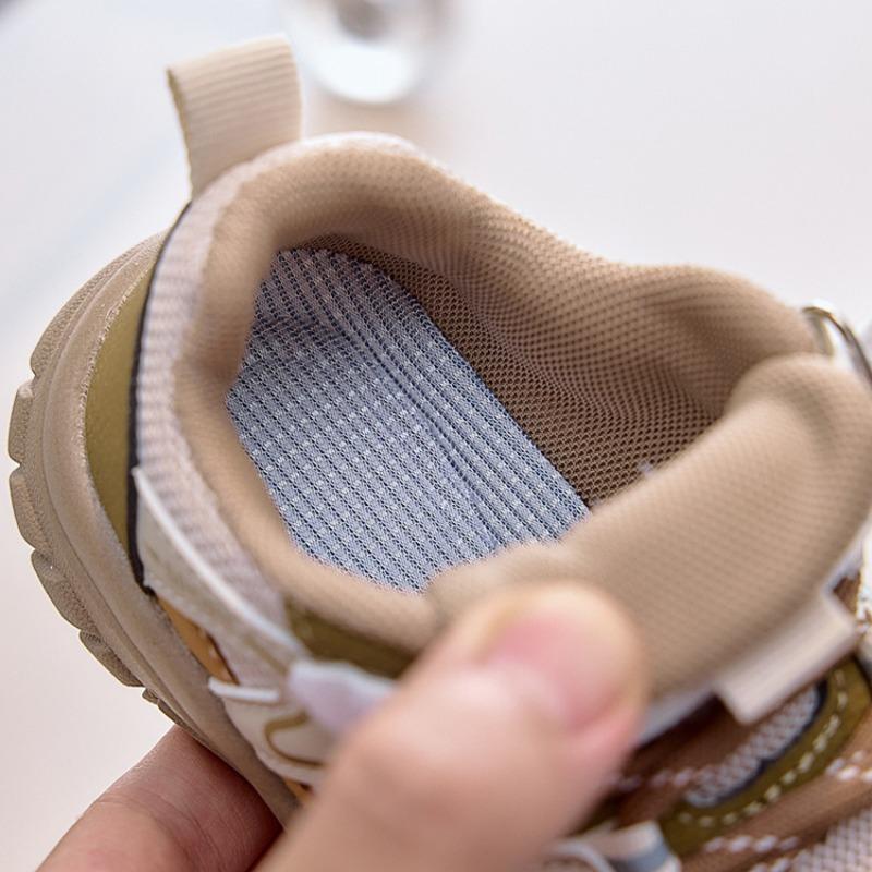 Autumn Breathable Mesh Kids' Outdoor Sneakers, Boys' Soft-Sole Anti-Kick Casual Shoes, Comfortable Toddler Running Shoes.