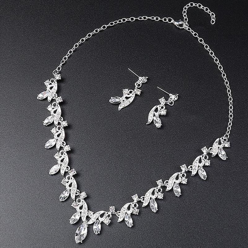 3pcs High-end Droplet Shaped Crystal Inlaid Necklace and Earring Set Simple and Durable Bridal Wedding Dress Accessories