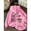 Nuova felpa con cappuccio per bambini autunno/inverno con stampa di un'auto sportiva, un capo streetwear casual a maniche lunghe in stile pullover.