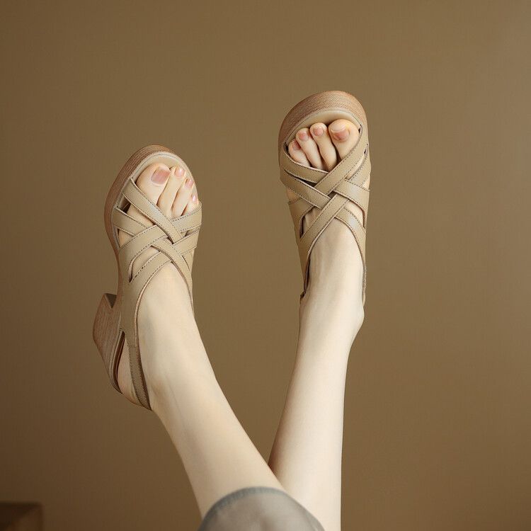 High-heeled platform-soled woven sandals women's 2025 summer thick-heeled wedged heel open-toed cross with round head casual Roman women's shoes