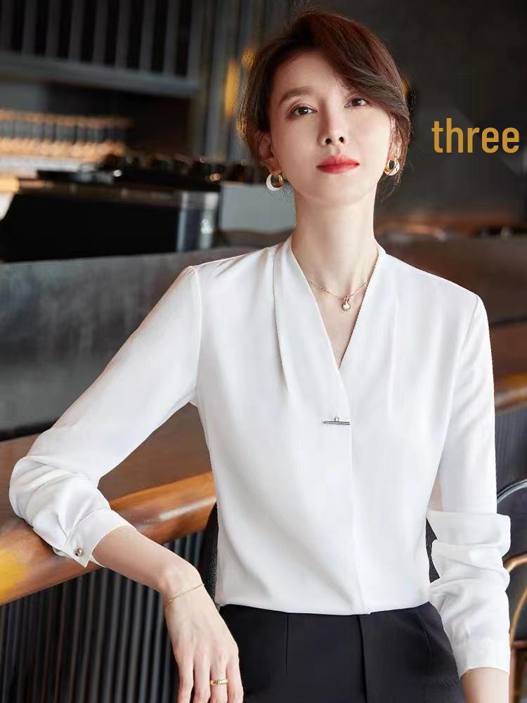 Elegant Women's Wool Coat - Professional Workwear for Office and Reception.