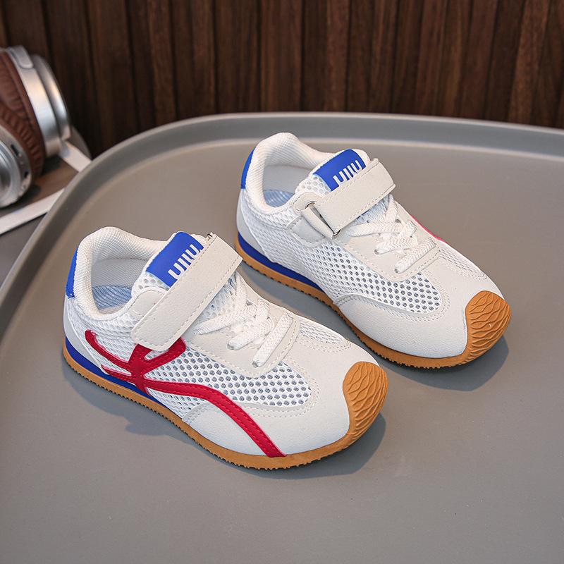 Children's shoes 2025 spring and summer new students mesh hollow breathable boys sports shoes soft sole non-slip girls board shoes