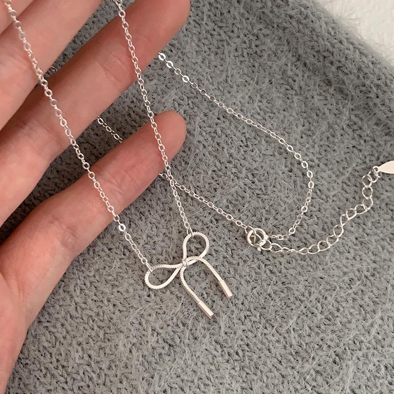 Women s Elegant Hollow Bow Knot Clavicle Necklace - Versatile & Stylish
