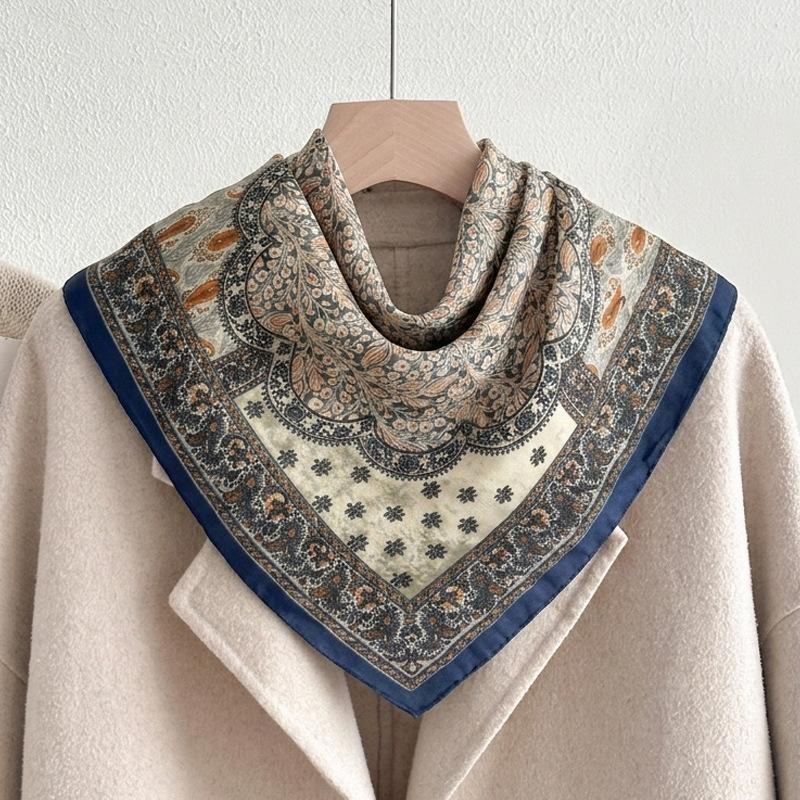 71 meters white chain cotton and linen small square scarf silk scarf women's spring and autumn winter scarf scarf high-end scarf