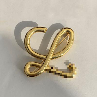Luo'S Metal Letter Retro Brooch, High-End Female Design Sense, Niche Pin Temperament, Luxury Suit Corsage Accessories