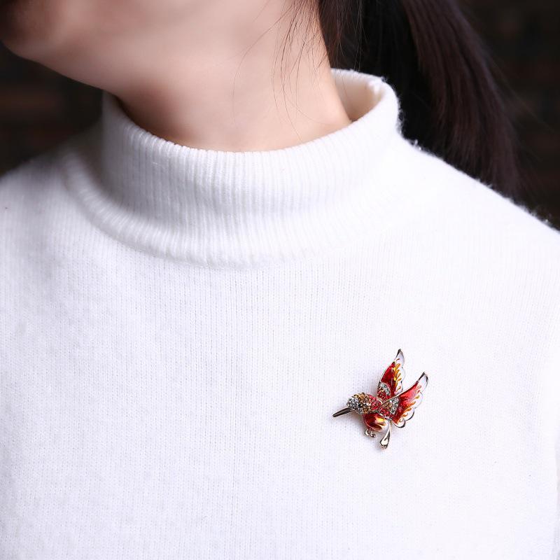 Minimalist Bird Brooch with Alloy and Enamel Design - Versatile and Stylish Accessory