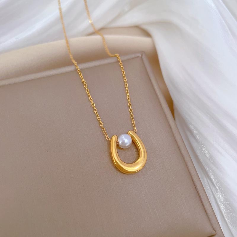 Titanium Steel Horseshoe Pearl Minimalist Necklace - Women s Collarbone Chain in Gold.