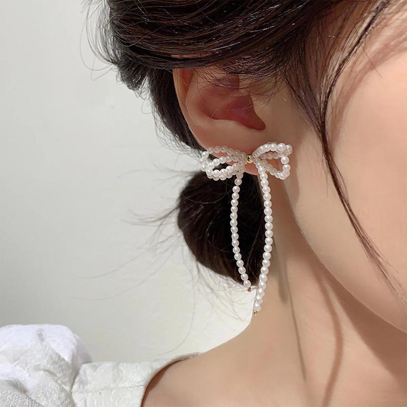 Witte Strik Imitatie Parels Kwastje Hangende Oorbellen voor Vrouwen Temperament Veelzijdige Mode Oorbel Elegante Sieraden Groothandel