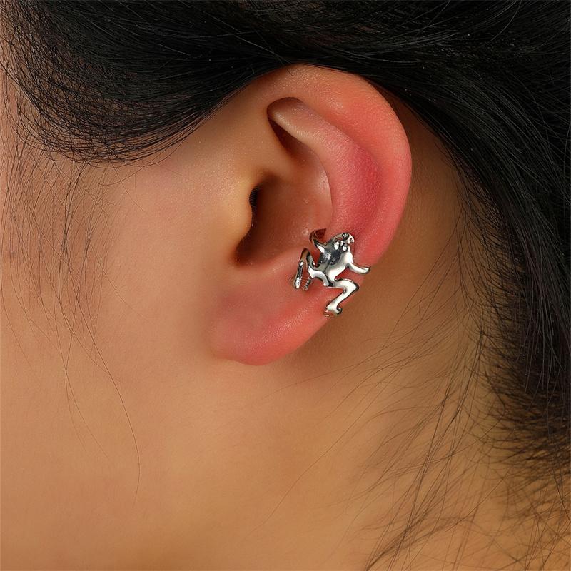 Fashion Punk Green Frog Ear Cuff Non-Piercing Ear Clip Earrings for Women Men Fake Cartilage Earring Ear Cuff 2026 Trend Jewelry