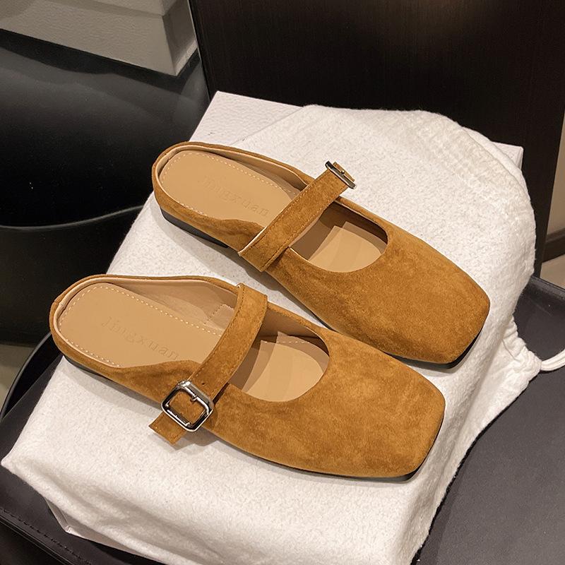 

Носите 2025 педаль новая весна и лето женская верхняя сумка на плоской подошве вечерний ветер полушлепанцы французские мюли полуподнос одиночная обувь 40 верблюд