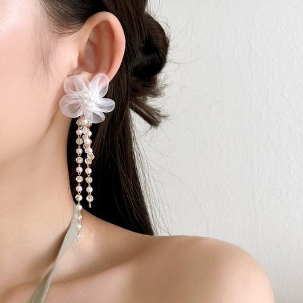 See-through flower pearl bead long earrings with silver needle